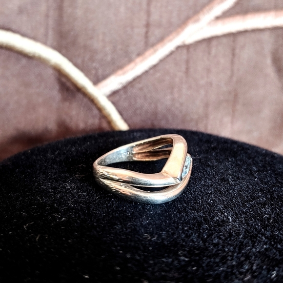 Blue Topaz Sterling Silver Swirl Ring - Picture 2 of 4